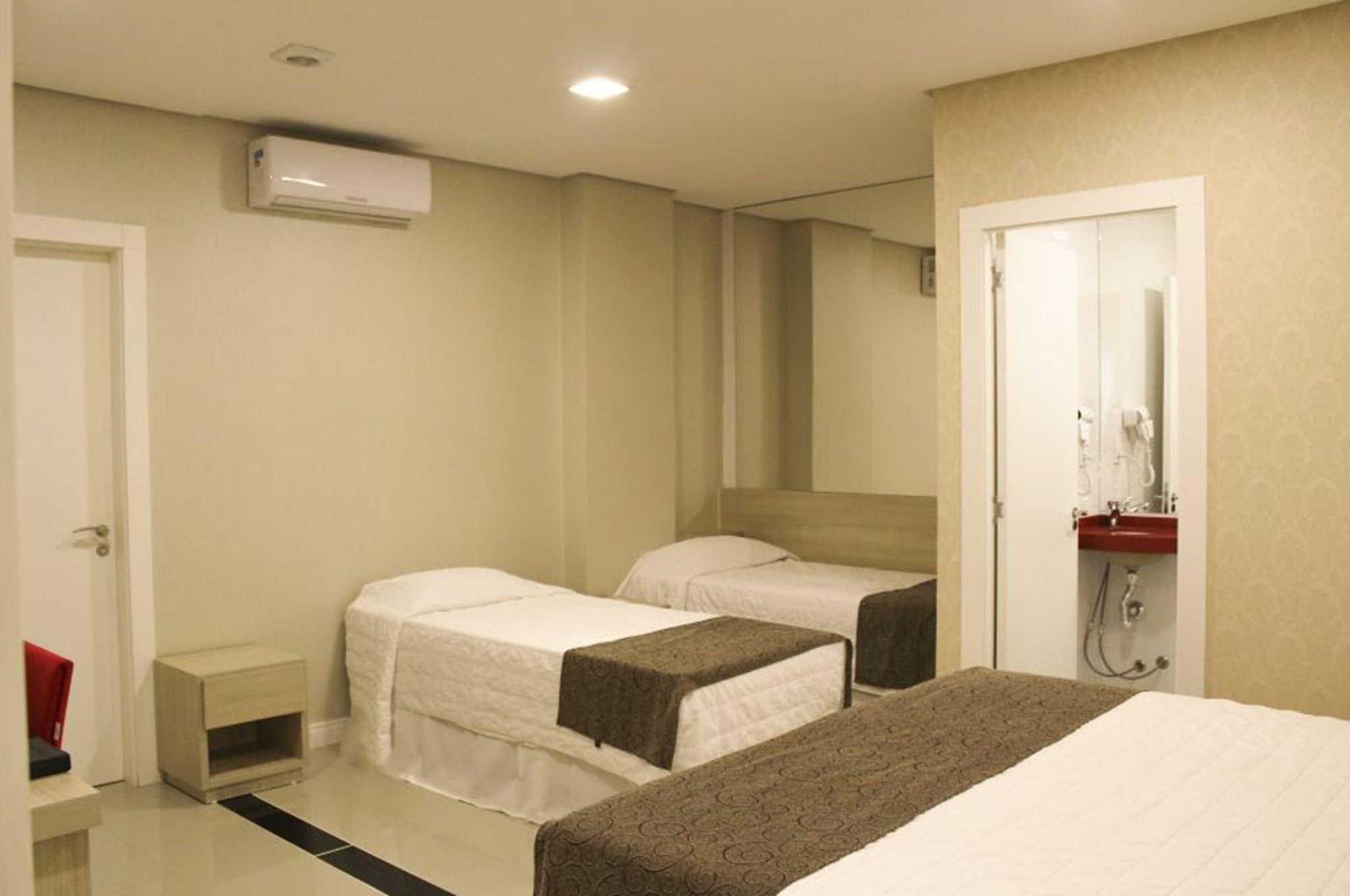 Holiday & Business Hotel - Em Frente Ao Centro De Eventos E Arena Conda Chapeco Ngoại thất bức ảnh