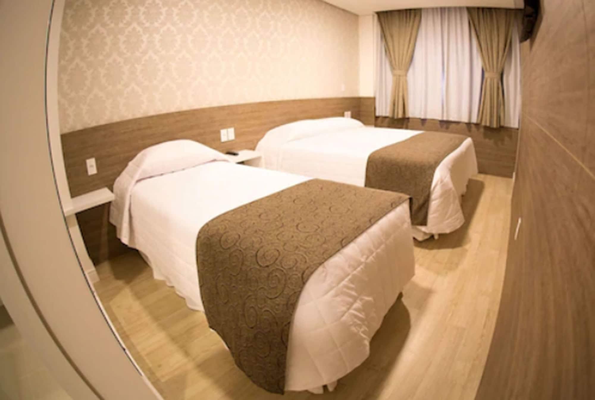 Holiday & Business Hotel - Em Frente Ao Centro De Eventos E Arena Conda Chapeco Ngoại thất bức ảnh