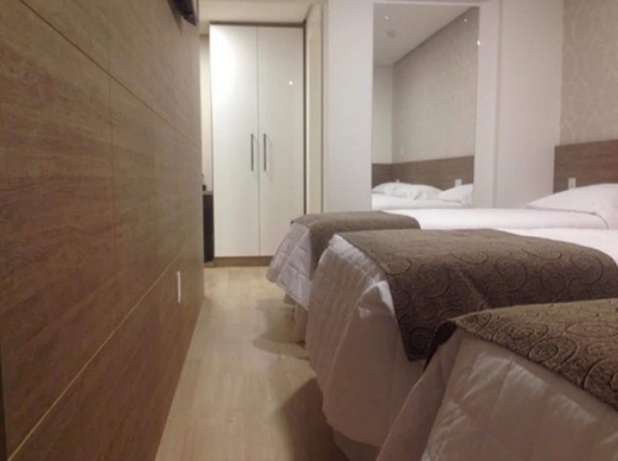 Holiday & Business Hotel - Em Frente Ao Centro De Eventos E Arena Conda Chapeco Ngoại thất bức ảnh