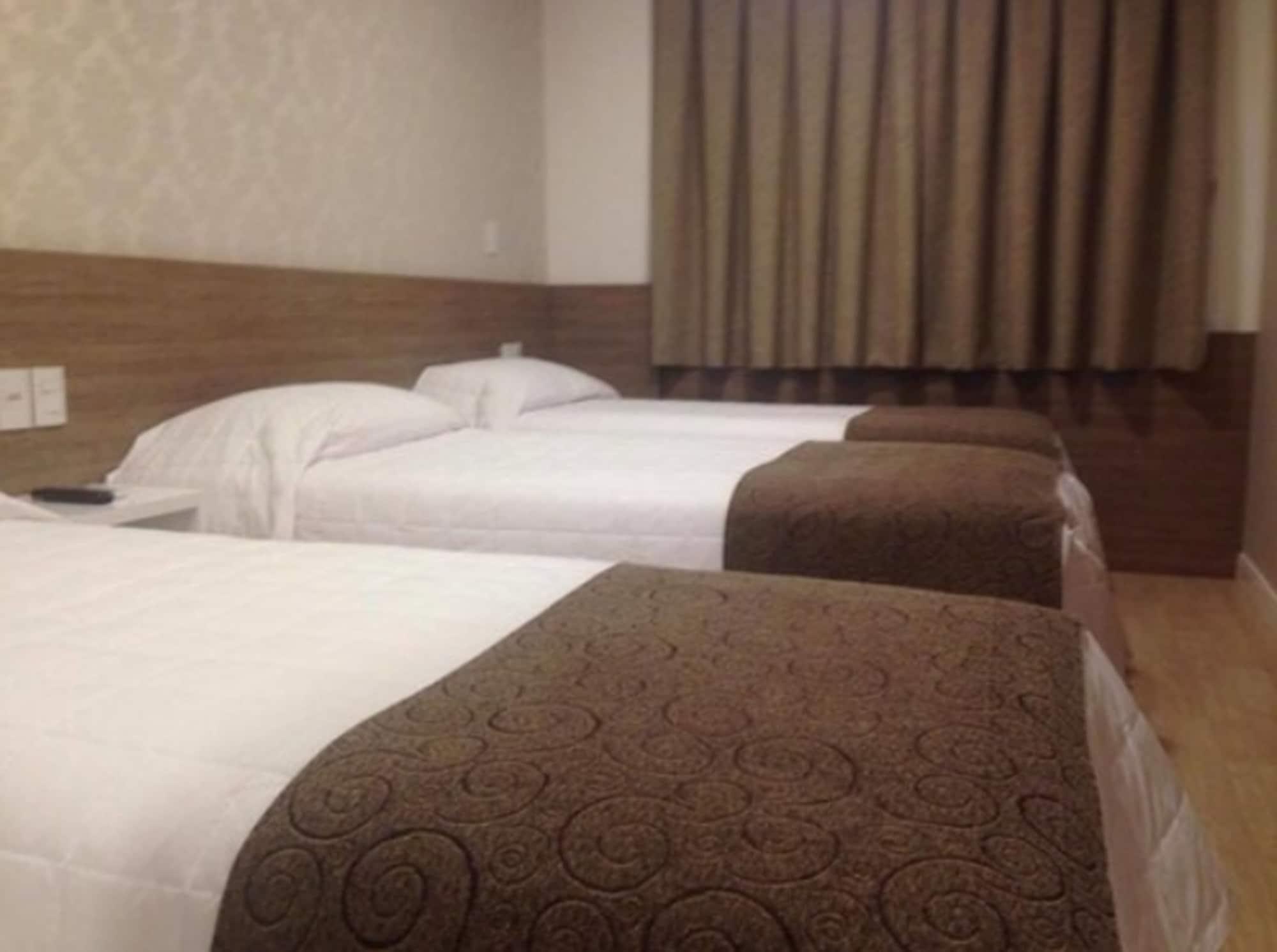 Holiday & Business Hotel - Em Frente Ao Centro De Eventos E Arena Conda Chapeco Ngoại thất bức ảnh