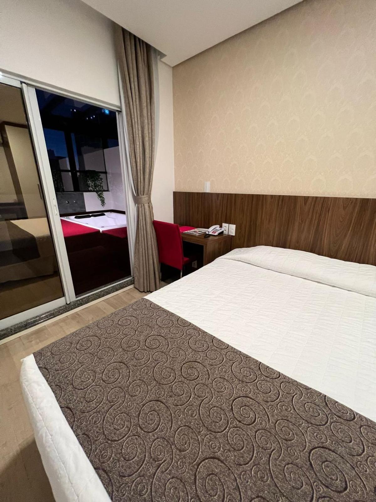Holiday & Business Hotel - Em Frente Ao Centro De Eventos E Arena Conda Chapeco Ngoại thất bức ảnh