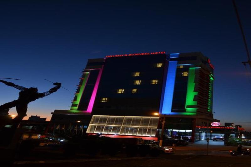 Holiday & Business Hotel - Em Frente Ao Centro De Eventos E Arena Conda Chapeco Ngoại thất bức ảnh