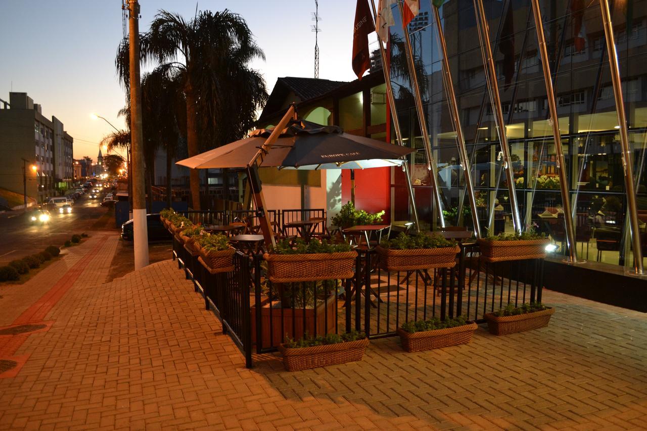 Holiday & Business Hotel - Em Frente Ao Centro De Eventos E Arena Conda Chapeco Ngoại thất bức ảnh