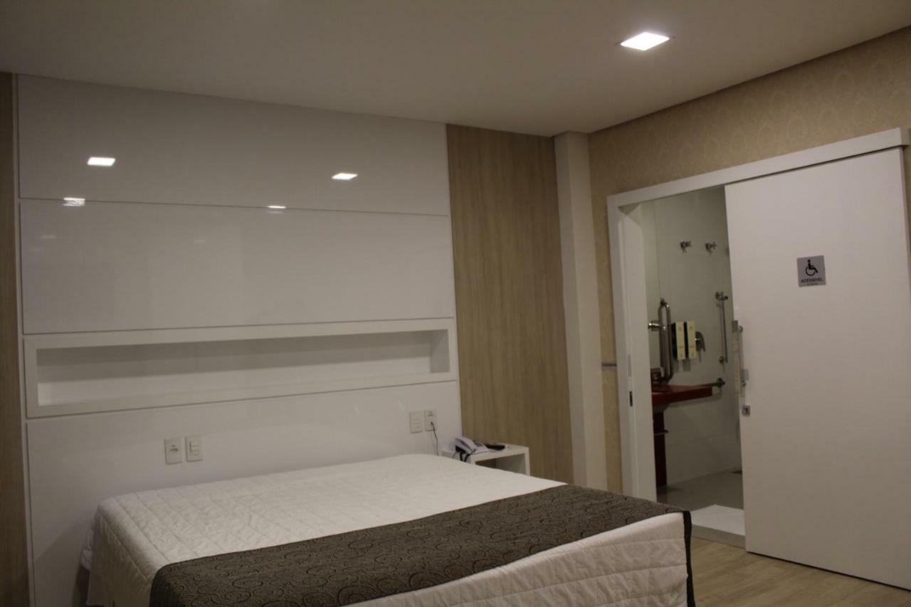 Holiday & Business Hotel - Em Frente Ao Centro De Eventos E Arena Conda Chapeco Ngoại thất bức ảnh